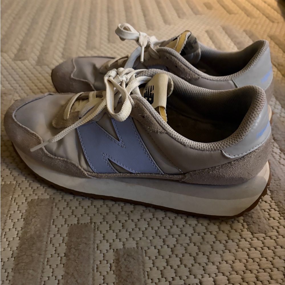 Women’s New Balance Tennis Shoes